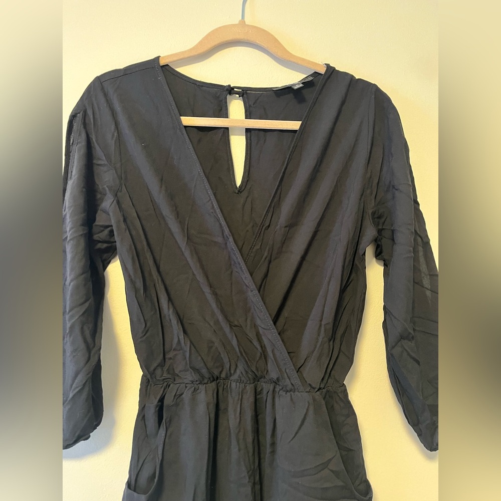 🦋Lulus Jumpsuit - Picture 4 of 10